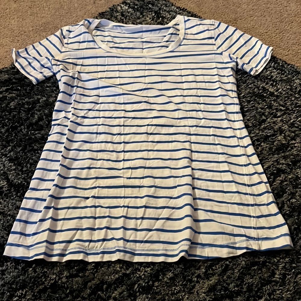 Lululemon blue and white top S